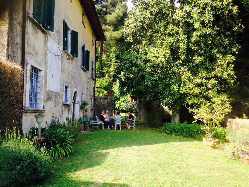 Bed & Breakfast Villa Masini-Luccetti ปิเอตราซานตา ภายนอก รูปภาพ